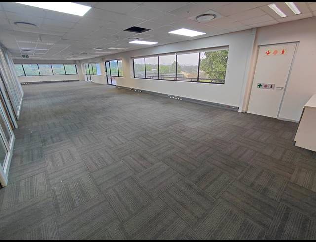 1,960M² OFFICE TO LET IN WOODMEAD